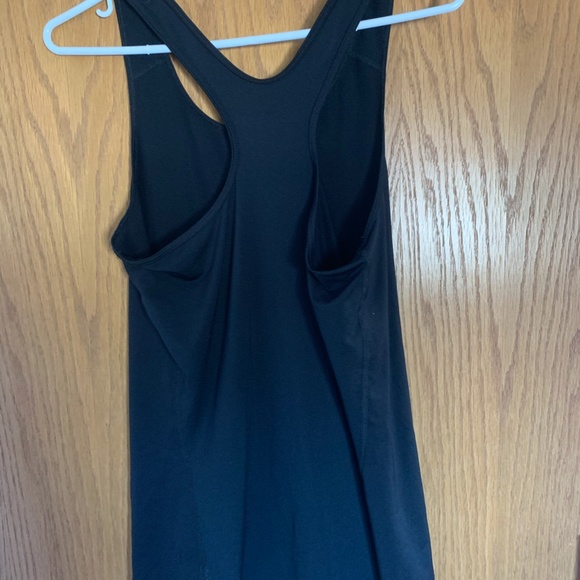 nike tank top - Picture 3 of 3